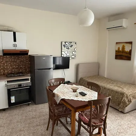 Beachfront With Balcony & Sea View Durrës