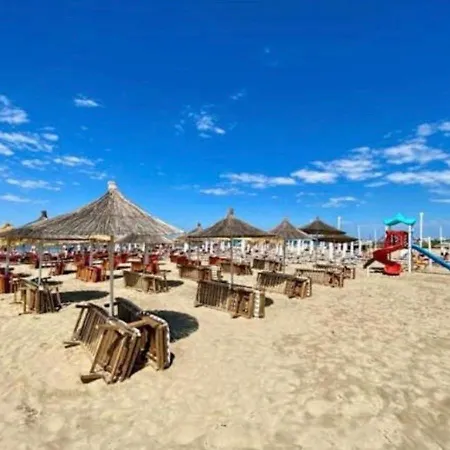 Beachfront With Balcony & Sea View Durrës