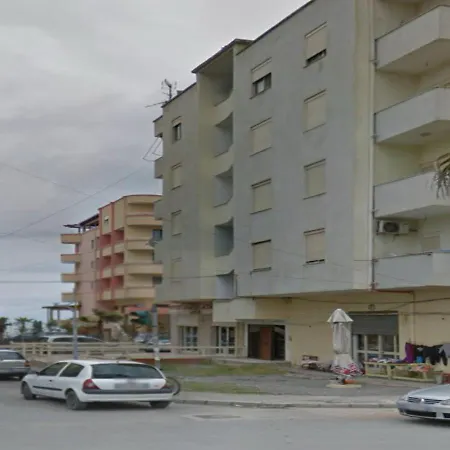 Apartman Beachfront With Balcony & Sea View *